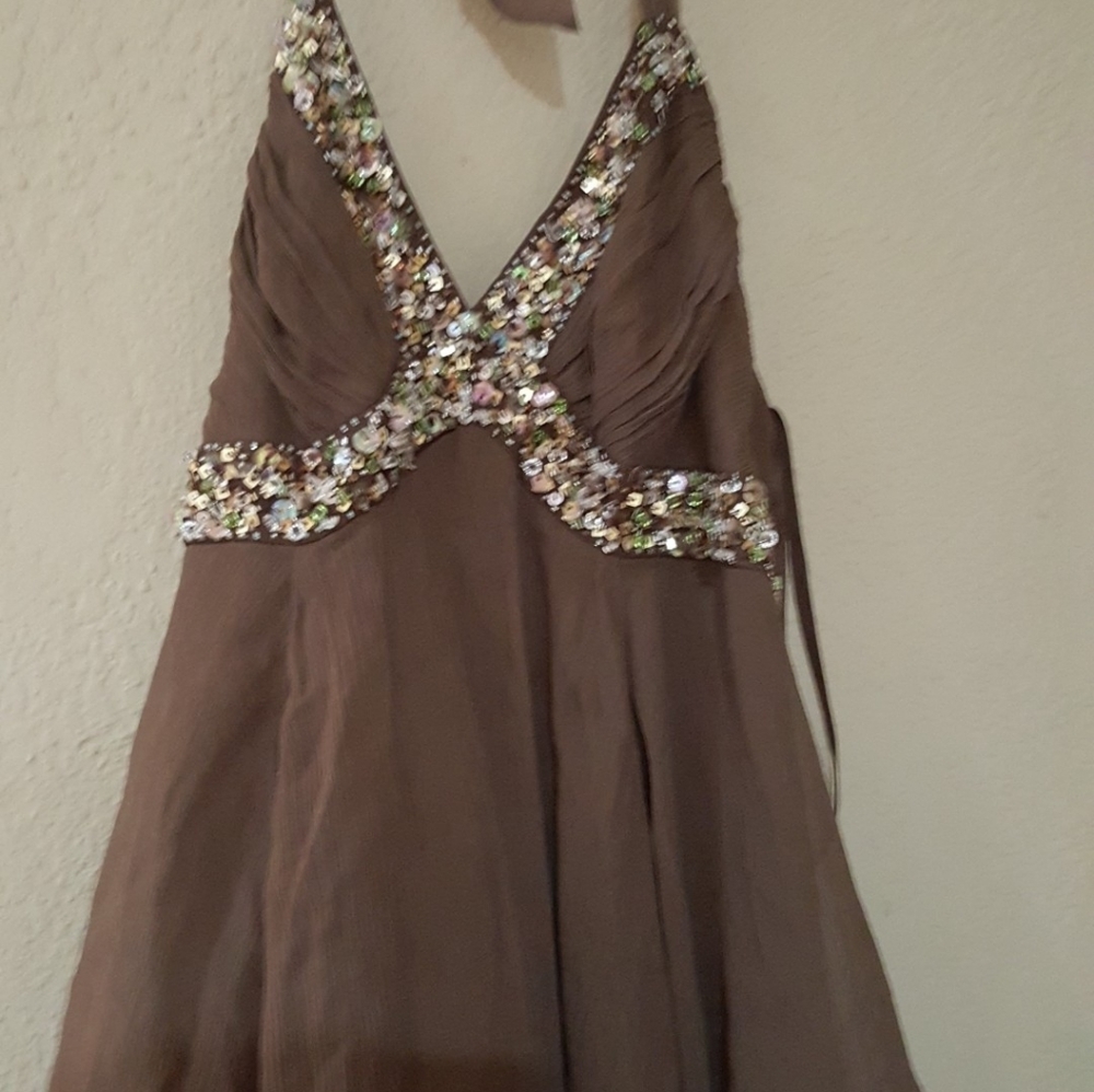 BROWN HALTER DRESS - Picture 2 of 3